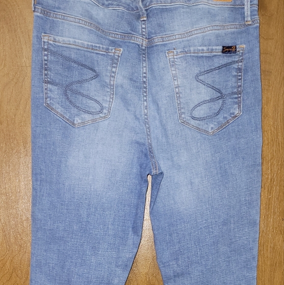 Seven7, size 10, light blue wash distressed denim - Picture 3 of 8